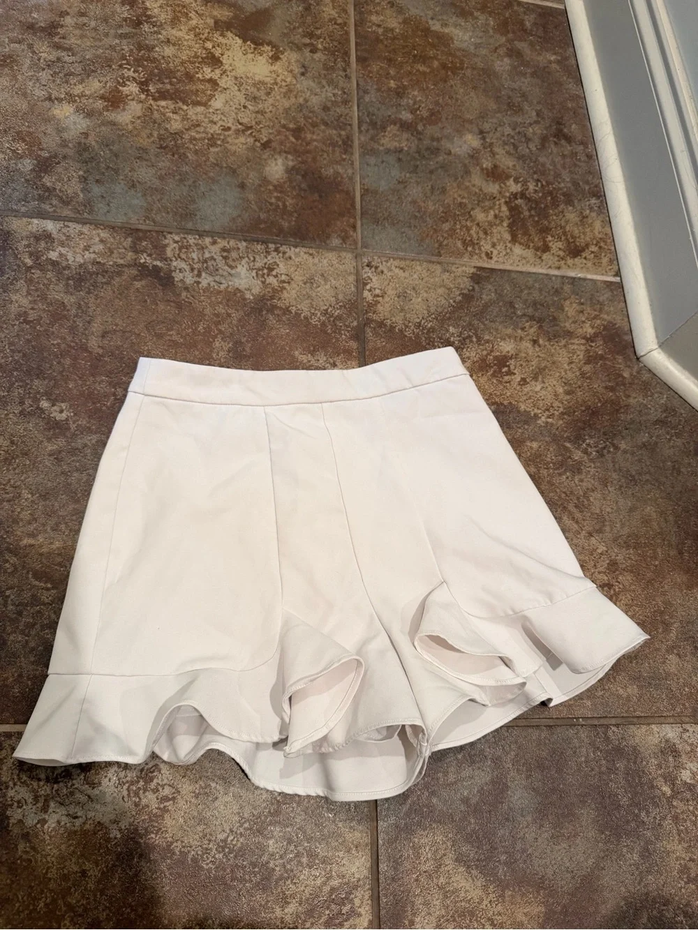 White Ruffled Hem Shorts - Picture 1 of 3